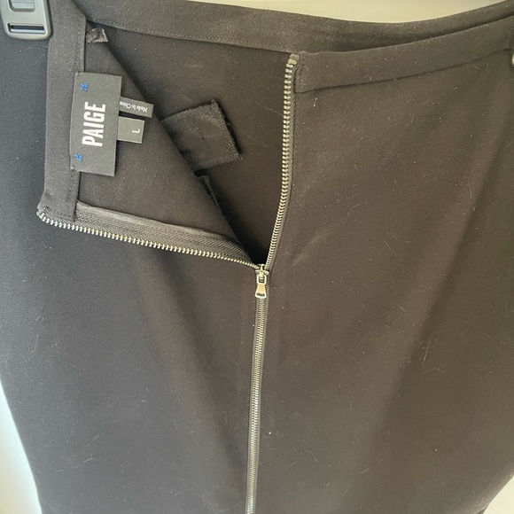 💋SALE💋 Paige black stretch skirt, back zipper, length 18’’, zip pockets Size M - Picture 4 of 4